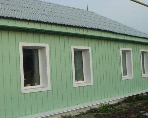 Металлический сайдинг Гранд Лайн / Grand Line профиль Вертикаль, Atlas 0.5, цвет Ral 7024 (мокрый асфальт)