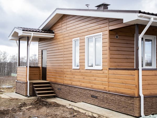 Металлический сайдинг Гранд Лайн / Grand Line профиль ЭкоБрус, PE 0.45, цвет Ral 3009 (оксидно-красный)