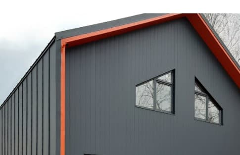 Металлический сайдинг Гранд Лайн / Grand Line профиль Вертикаль, Velur 0.5, цвет Ral 9005 (черный янтарь)