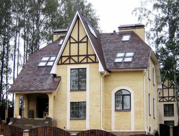 Угол желоба внутренний 135° D150 (555x290x90мм) Aquasystem/Аквасистем Pural, цвет коричневый матовый RAL8017 МАТТ