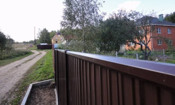 Модульное ограждение Гранд Лайн / Grand Line Estet, Pe, высота 1,65 м, стойка 3 м, цвет RAL 3005 (вишня)