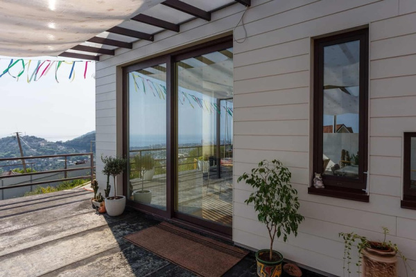 Фиброцементный сайдинг Cedral Click Smooth гладкий, 3600x186 мм, Теплая земля (С30)