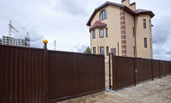 Модульное ограждение Гранд Лайн / Grand Line Estet, Pe, высота 1,65 м, стойка 3 м, цвет RAL 3005 (вишня)