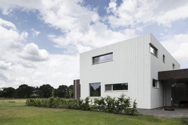 Фиброцементный сайдинг Cedral Click Smooth гладкий, 3600x186 мм, Темный минерал (С50)