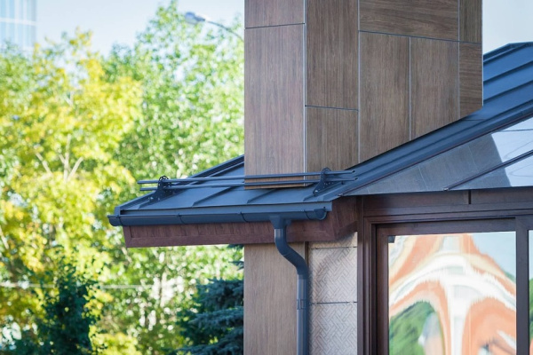 Фальц двойной стоячий Гранд Лайн / Grand Line, Quarzit 0.5, цвет RAL 8017 (шоколад)