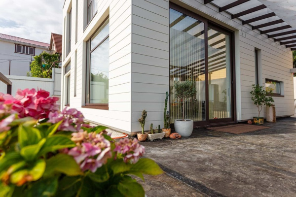 Фиброцементный сайдинг Cedral Click Smooth гладкий, 3600x186 мм, Темный минерал (С50)